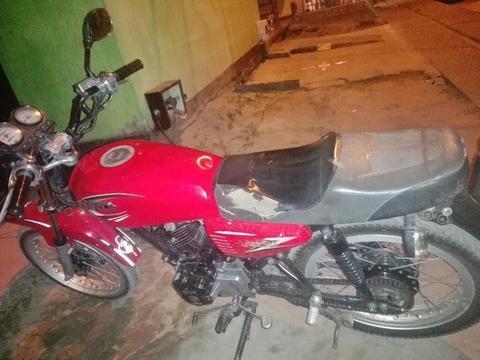 Vendo Moto Akt en Excelente Estado