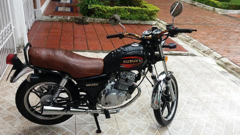 Moto Suzuki Gn125