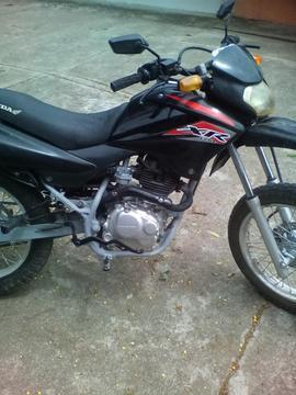 Vendo Honda 125 xr modelo 2012 en buen estado