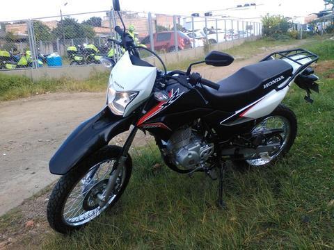 Se vende moto en Popayan XR 150 modelo 2017
