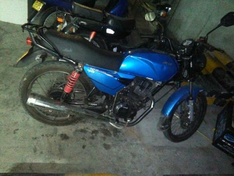 Vendo Moto Akt 125 Modelo 2015