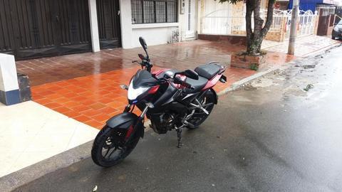 HERMOSA PULSAR NS 200 excelente estado