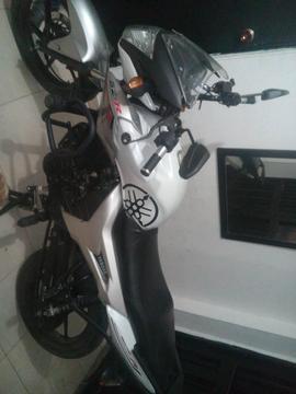 se vende szr150 como nueva bien cuidada 3.6 negociable