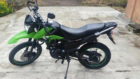 Vendo Moto Akt Tt 125 Modelo 2015