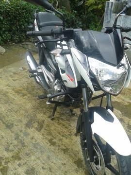 MOTO PULZAR 135 MODELO 2016