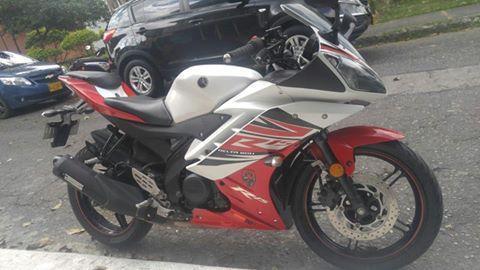 moto yamaha R15 mod 2014