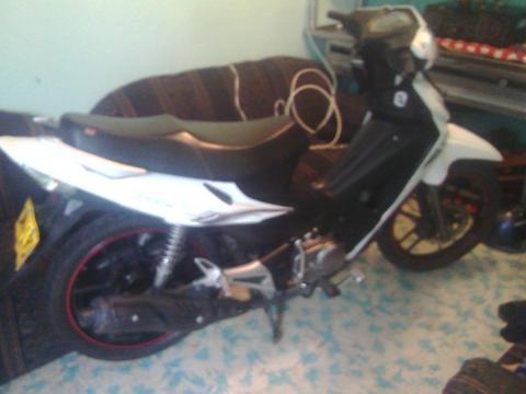 Vendo Moto Akt 125