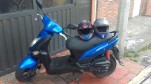 Vendo Moto Buen Estado.papeles Al Dia