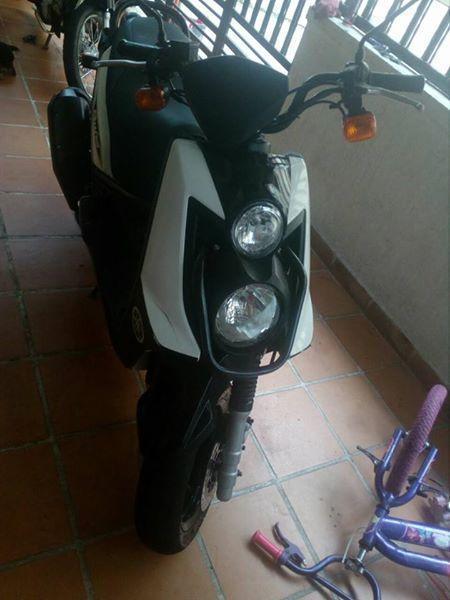 vendo moto 2013