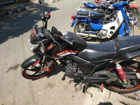 Vendo Moto Akt