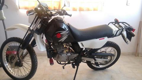 Moto Dr200
