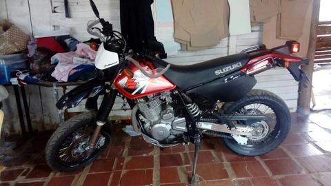 Moto Dr 600 Modelo 2013