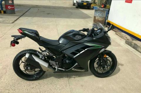 Vendo Hermosa Kawasaki Ninja 300