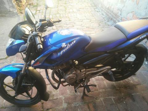 Vendo Moto Pulser 135 en Muy Buen Estado