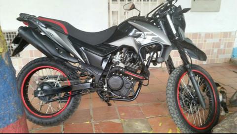 vendo moto colombiana AKT tt 150