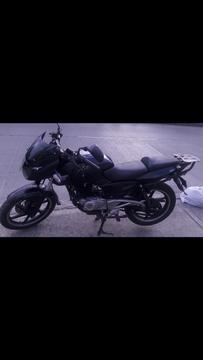 Motocicleta Pulsar 180