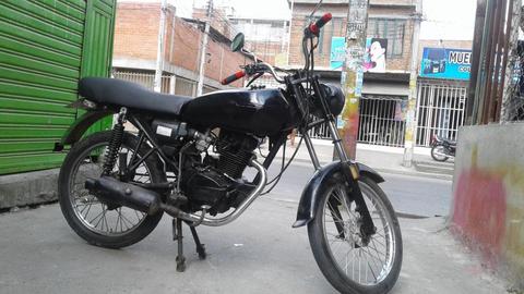 AKT 125 SL NEGRO MODELO 2006 HERMOSA CORRELONA FUL MOTOR ,SEGURO HASTA FEBRERO