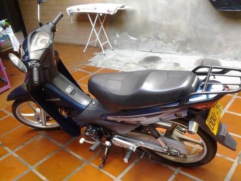 vendo moto en buen estado