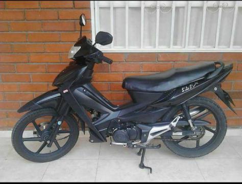 Vendo Akt 125 sin Seguro Y Tecno