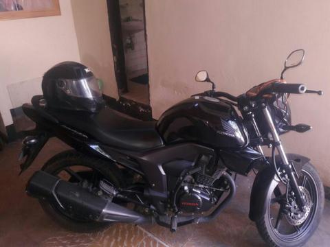 Vendo Moto Honda Invicta 15p