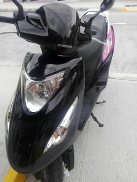 Vendo Hermosa Honda Elite 2012