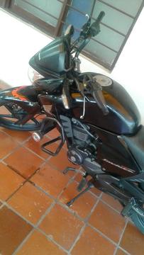 Vendo Moto Invicta