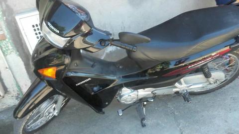 Vendo Moto Honda Buen Estado Modelo 2015