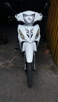 Hermosa Akt 125 Modelo 2o15