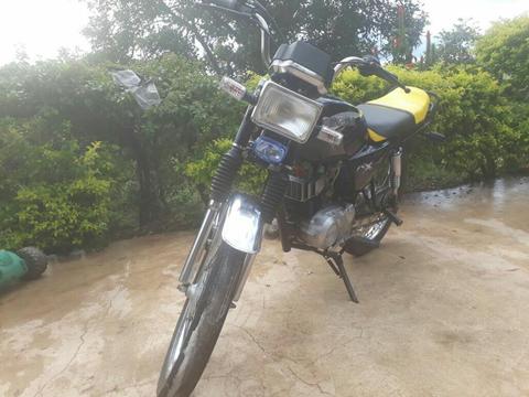 Moto Ax 2006