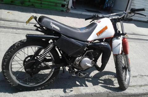 SUZUKI TS 125 BLANCO HERMOSA CORRELONA VALLUNA Y SIN MULTAS