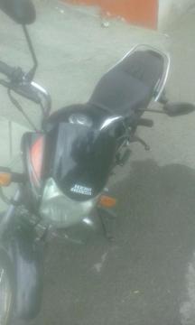 SE VENDE MOTO MODELO 2008 COLOMBIANA