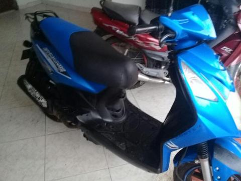 VENDO MOTO AKT DYNAMIC COLOR AZUL MODELO 2010 EN BUEN ESTADO