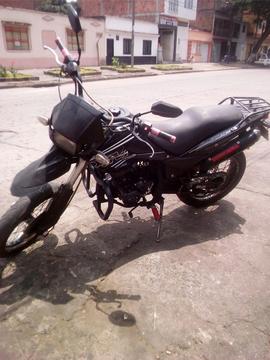 Vendo Akt Xm Full de Motor