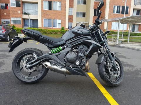 Se vende kawasaki ER6N 650 con 4100 km