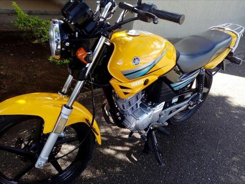 Se Vende O Se Cambia a Libero Gris