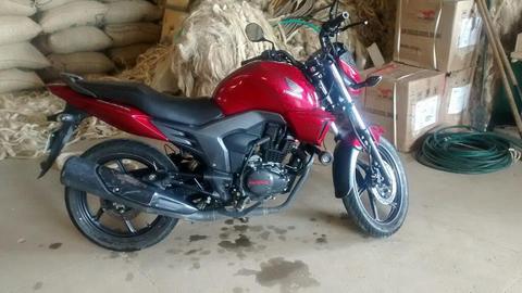 Vendo Motocicleta Honda Invicta Cb150cc