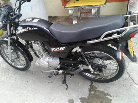 Vendo Ax 4 Modelo 2012 con Seguro Y Gase