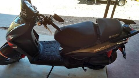 se vende moto agility 2013