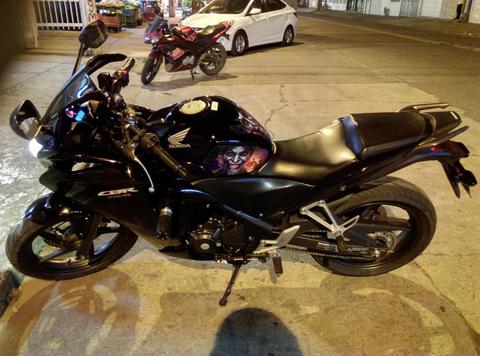 Se vende Honda CBR 250 modelo 2015