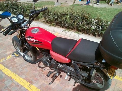 Se Vende Moto Akt 125 en Buen Estado