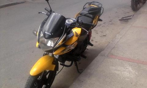 Vendo o permuto excelente CBF 125