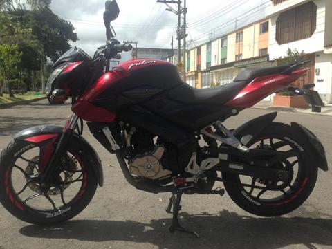 hermosa pulsar ns 200 modelo 2014