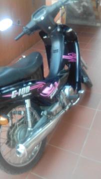 Vendo O Cambio Moto Honda C100hawe