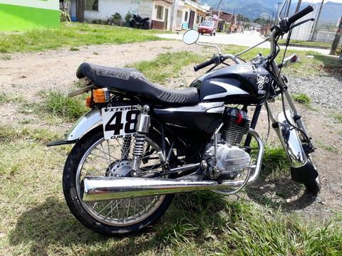 Moto Akt Muy Bonita Negra