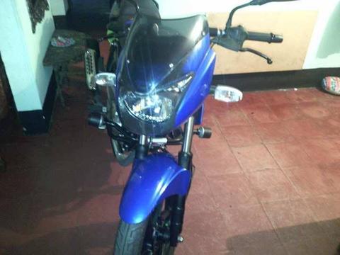 Se vende pulsar 180 gt 2016 papeles nuevos perfecto estado