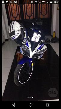 Moto Yamaha R 15