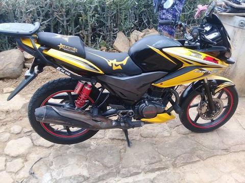 se vende moto honda cdf 125