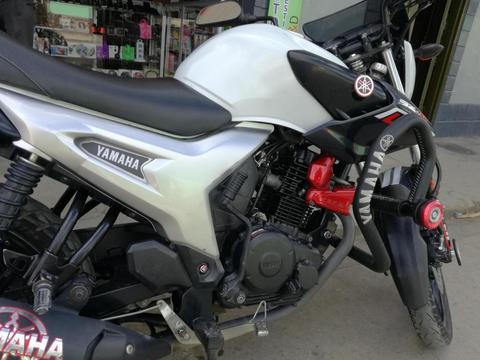 Yamaha SZ16 R 153cc Blanco Gris En  Cuca