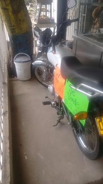 Vendo Moto Ax4 Modelo 2017 Seguro Nuevo