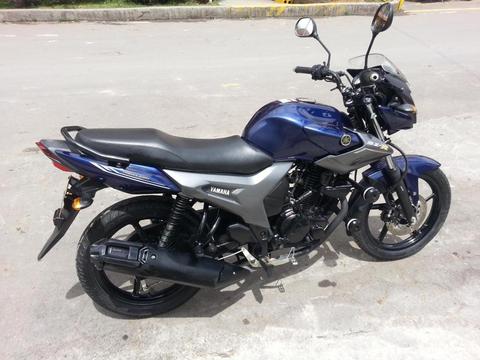 Ganga vendo moto Yamaha SZ16R 2015 No pierda esta oportunidad